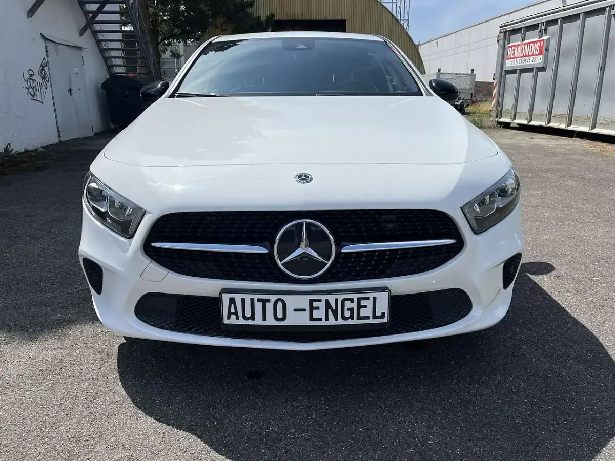 Gebraucht Mercedes A200 Progressive 163 PS (119 kW) 2020 Polarweiss  unilack Limousine