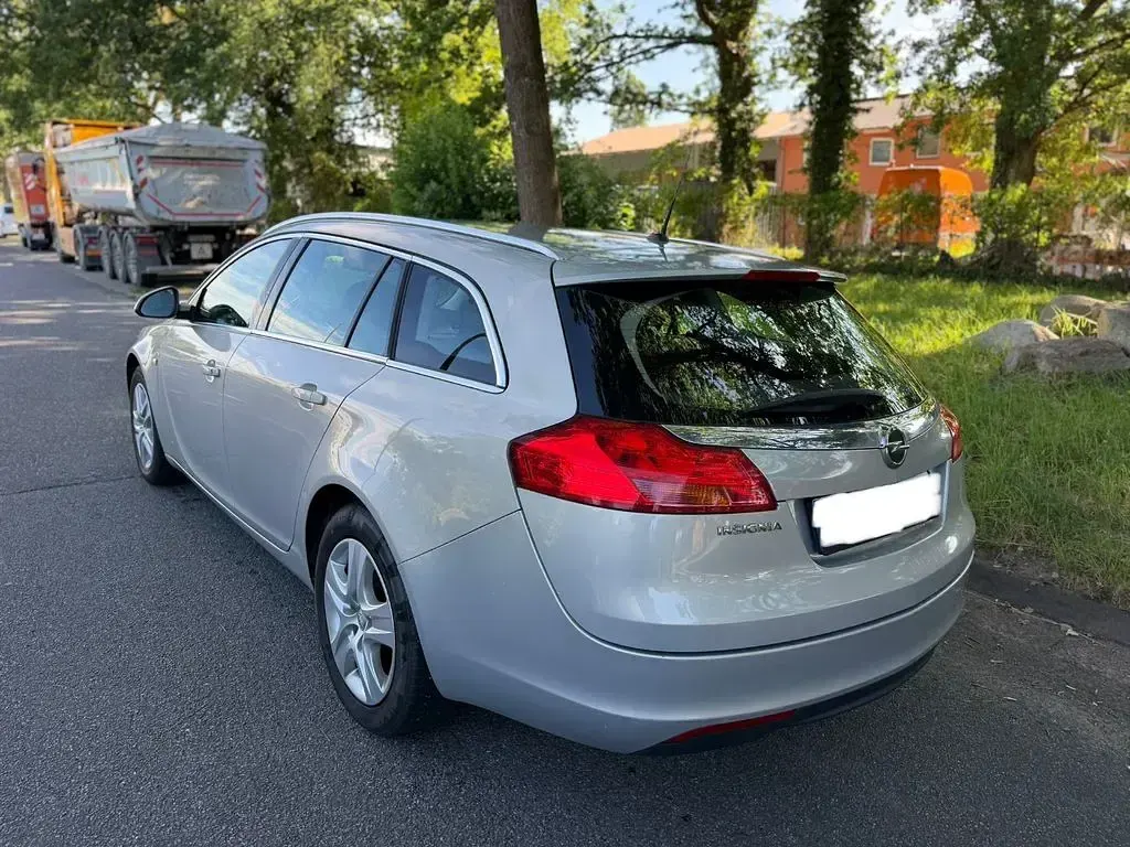 Gebraucht Opel Insignia Edition 116 PS (85 kW) 2010 Braun Kombi
