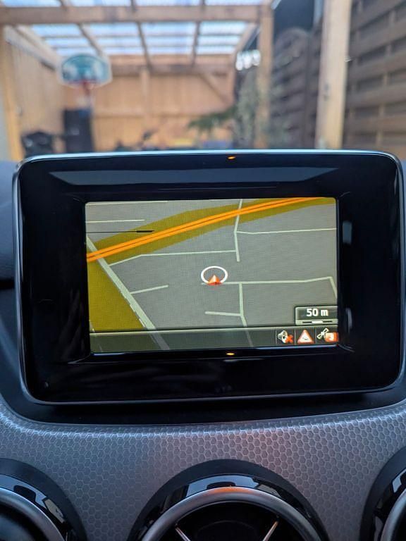 Second-hand Mercedes 200 156 CP (114 kW) 2013 Negru Monovolum