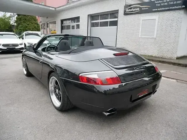 Usata Porsche 911 Carrera 301 CV (221 kW) 2000 Nero Cabrio