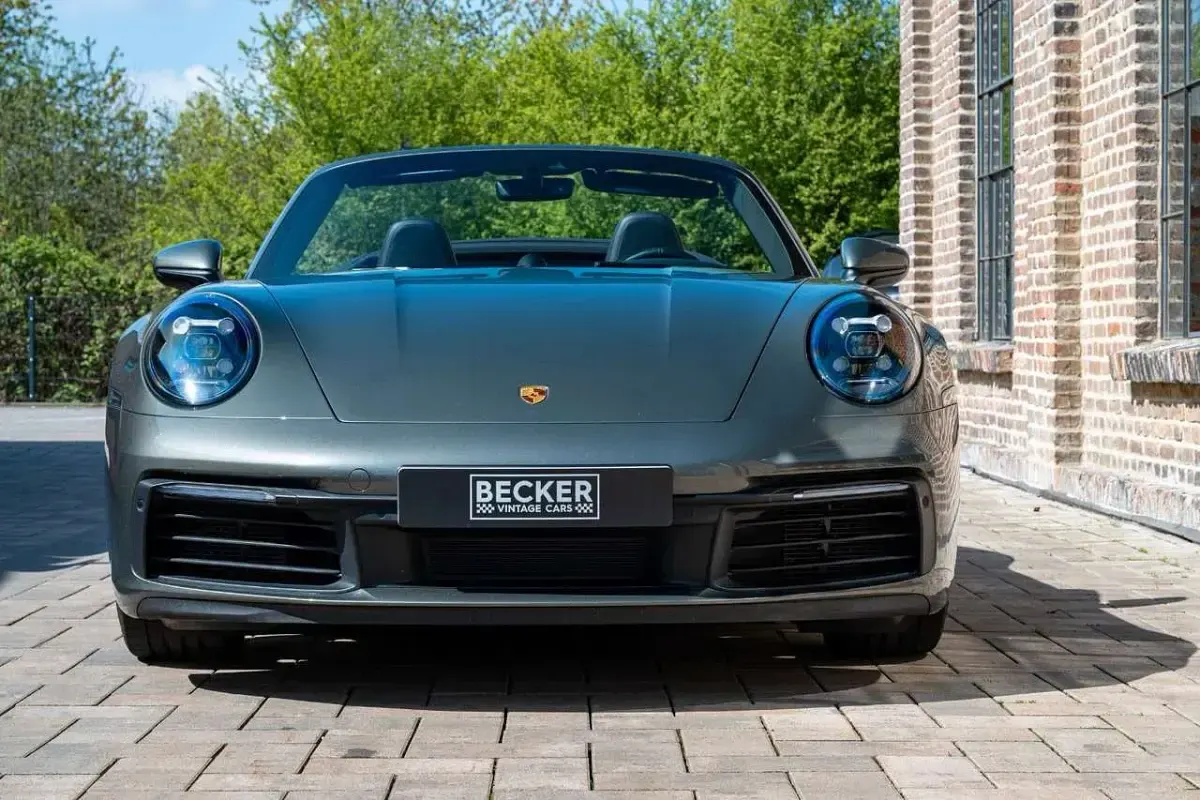 Gebraucht Porsche 992 385 PS (283 kW) 2022 Grün Cabrio