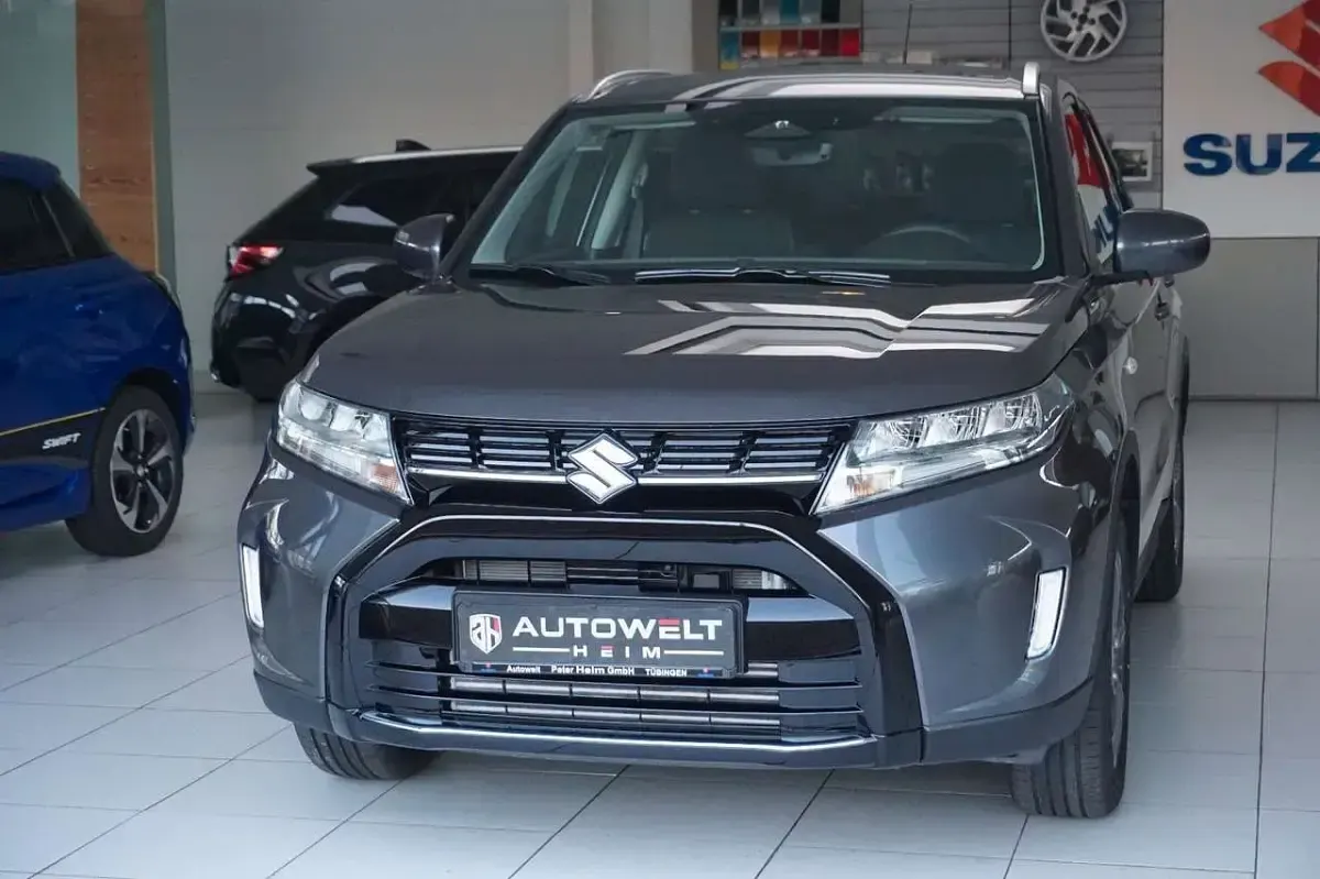 Neu Suzuki Vitara Comfort 110 PS (80 kW) 2026 Titan dark gray pearl metallic SUV