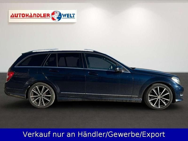 Gebraucht Mercedes C220 170 PS (125 kW) 2013 Blau Kombi