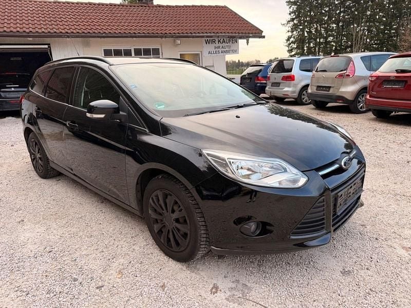 Second-hand Ford Focus Trend 101 CP (74 kW) 2014 Negru Break
