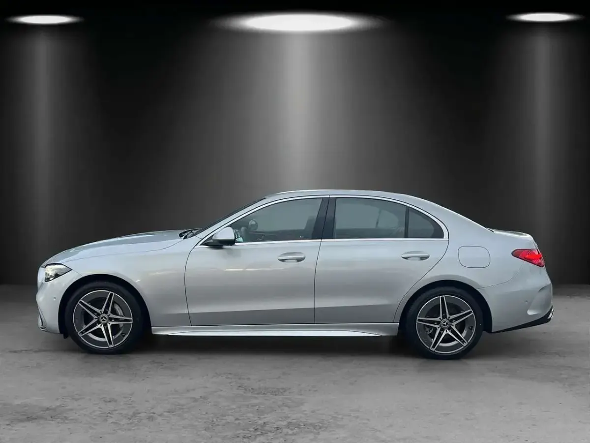 Gebraucht Mercedes C300e Premium 313 PS (230 kW) 2023 Hightechsilber Limousine