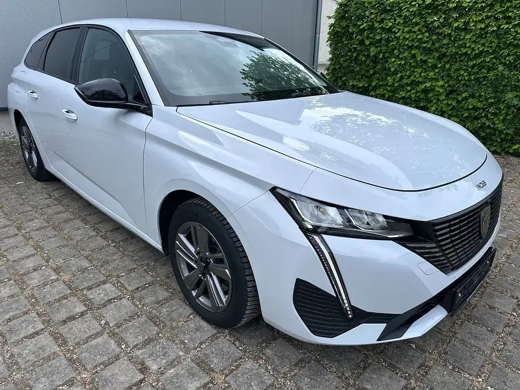 Gebraucht Peugeot 308 Allure 131 PS (96 kW) 2024 Weiß Kombi
