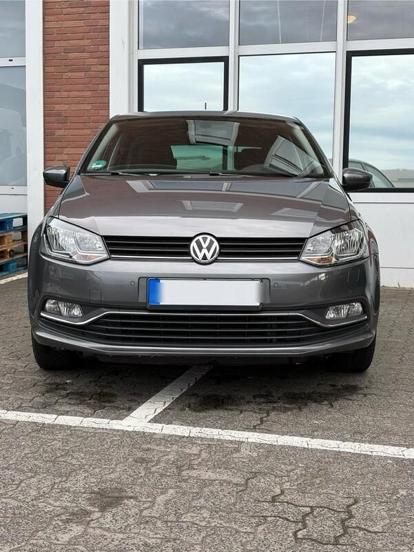 Grau Gebraucht 2015 VW Polo Kleinwagen | 10.200 € (Fairer Preis) - Bild 1/4