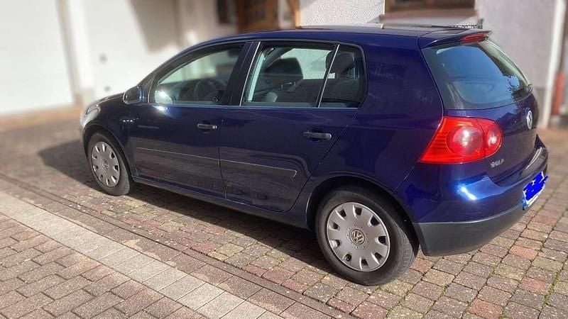 Blau Gebraucht 2005 VW Golf IV Trendline Limousine | 2.800 € (Teuer) - Bild 1/2