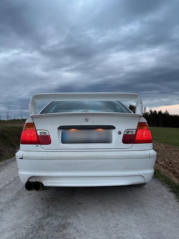 Gebraucht BMW 318 1998 Weiß Limousine