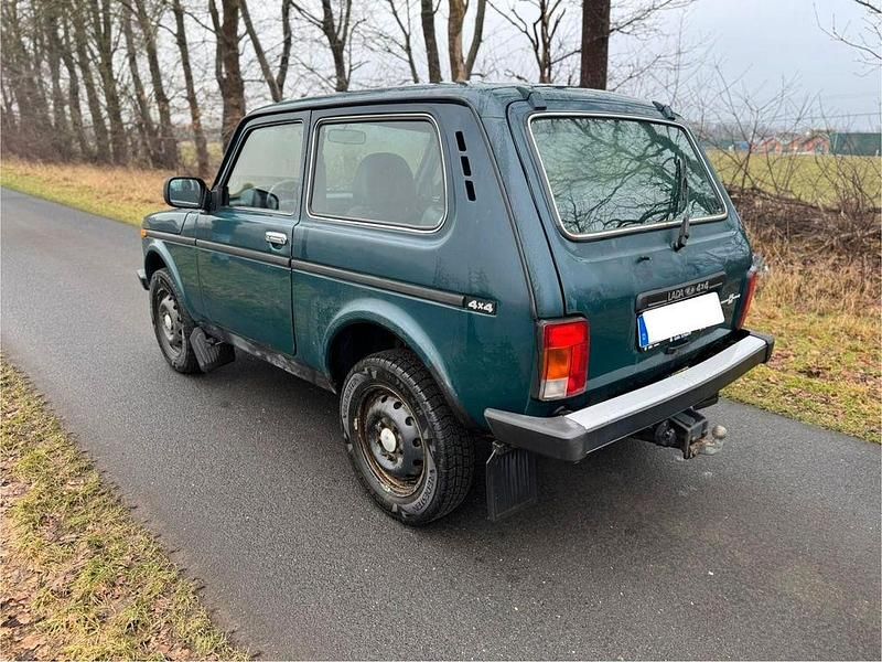 Gebraucht Lada niva 82 PS (60 kW) 2010 Grün SUV