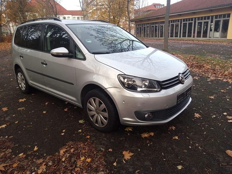 Silber Gebraucht 2014 VW Touran Van / Kleinbus | 7.900 € (Superpreis) - Bild 1/4