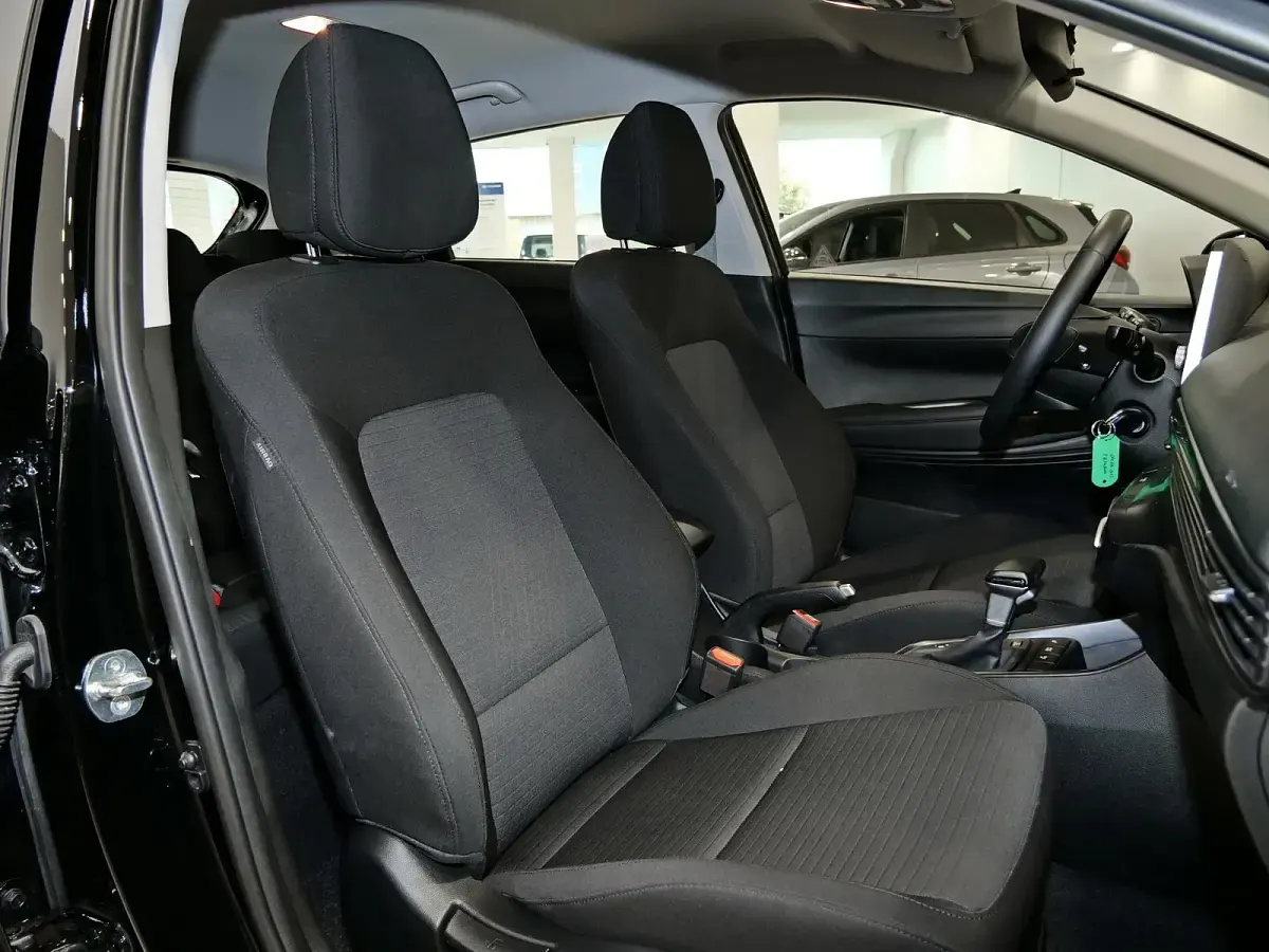 Gebraucht Hyundai i20 Trend 101 PS (74 kW) 2023 Phantom black Kleinwagen