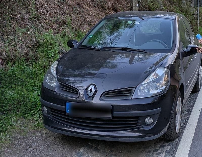 Schwarz Gebraucht 2006 Renault Clio III Limousine | 2.250 € - Bild 1/4