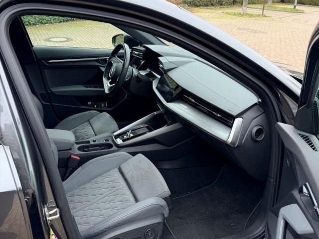 Gebraucht Audi S3 Ambiente 310 PS (228 kW) 2023 Grau Limousine