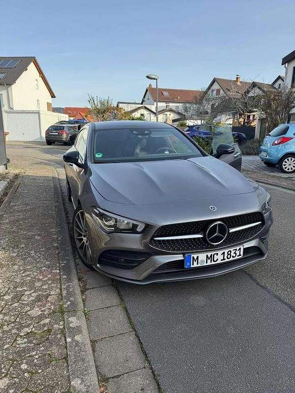 Gebraucht 2023 Mercedes CLA250 Shooting Brake AMG line Kombi | 36.990 € (Etwas zu teuer) - Bild 1/4