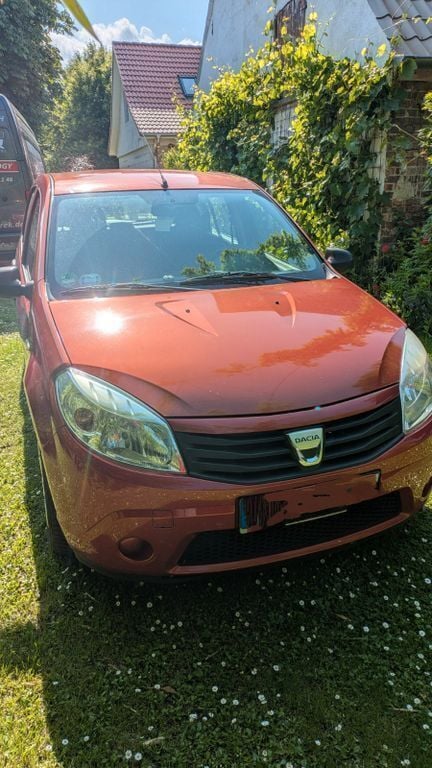 Rot Gebraucht 2008 Dacia Sandero Kleinwagen | 1.690 € (Guter Preis) - Bild 1/4