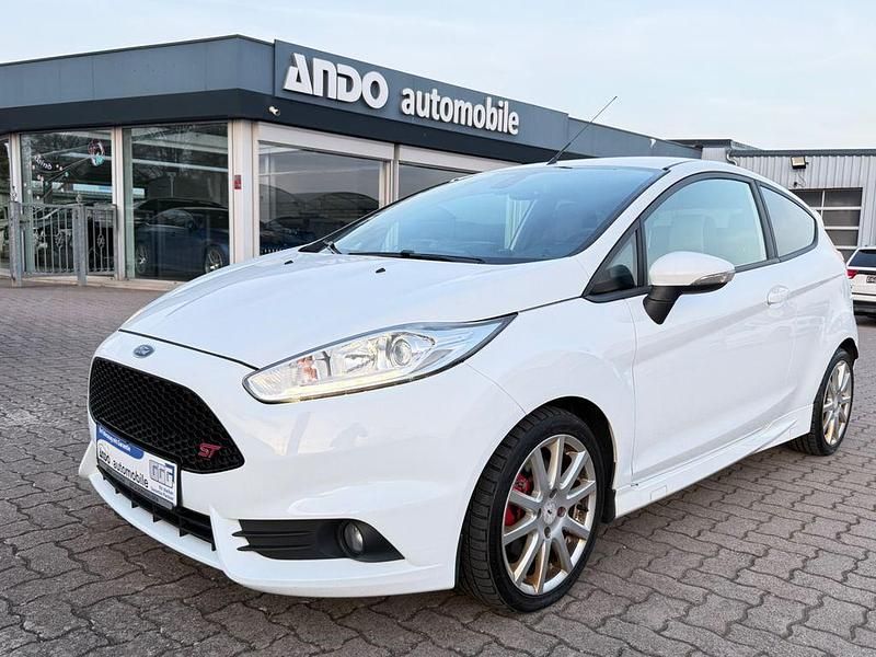 Gebraucht Ford Fiesta ST 182 PS (133 kW) 2013 Weiß Kleinwagen