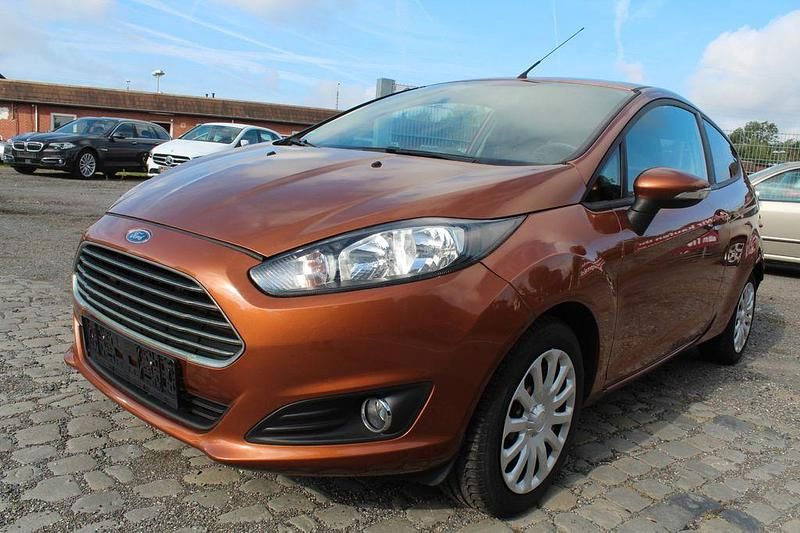 Gebraucht Ford Fiesta Trend 75 PS (55 kW) 2014 Braun Kleinwagen