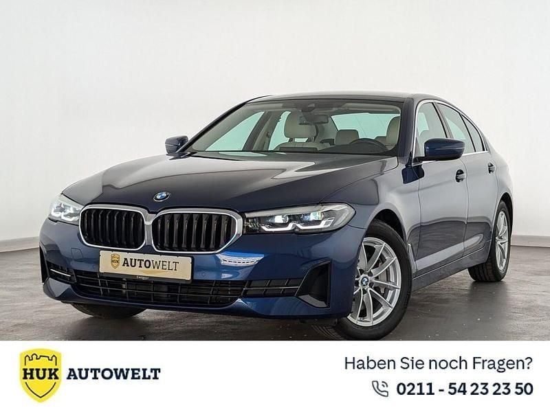 Phytonicblau Gebraucht 2021 BMW 530 Limousine | 32.960 € (Guter Preis) - Bild 1/3