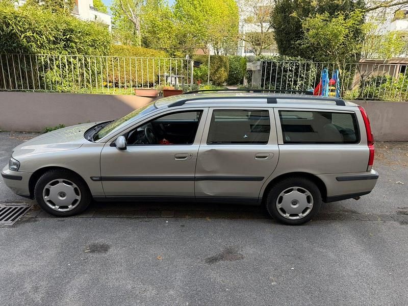 Gebraucht Volvo V70 140 PS (102 kW) 2001 Grau Kombi