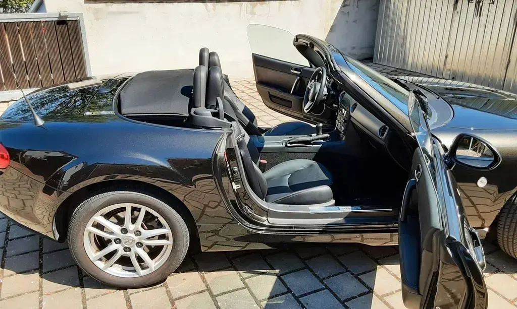 Gebraucht Mazda MX5 126 PS (92 kW) 2012 Schwarz Cabrio