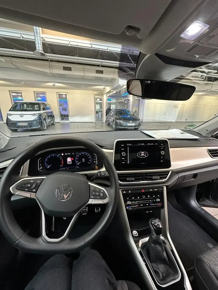 Gebraucht VW T-Roc Move 150 PS (110 kW) 2023 Schwarz SUV