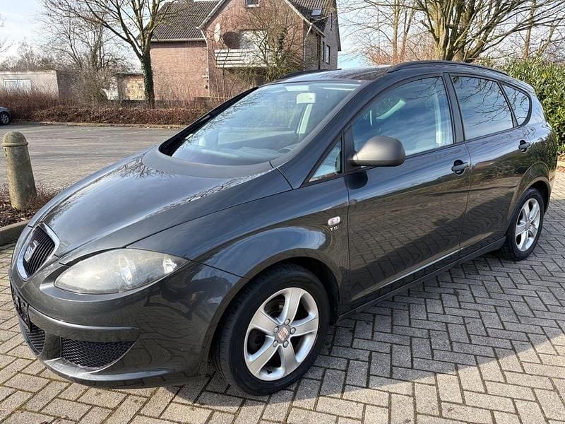 Gebraucht Seat Altea XL Sport 125 PS (91 kW) 2009 Grau Van / Kleinbus