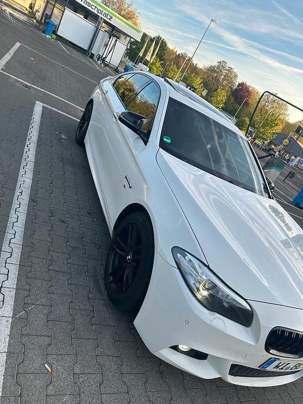 Gebraucht BMW 525 218 PS (160 kW) 2016 Weiß Limousine