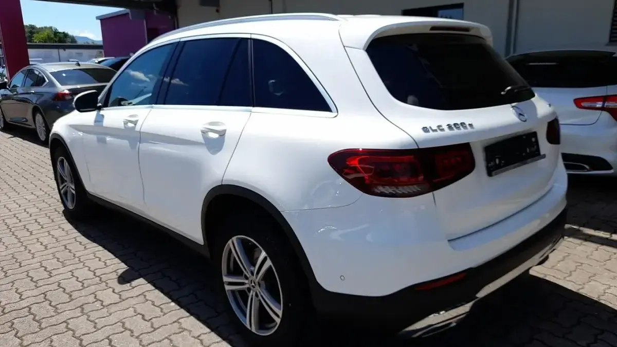 Gebraucht Mercedes GLC200 Business 163 PS (119 kW) 2021 Polarweiß SUV