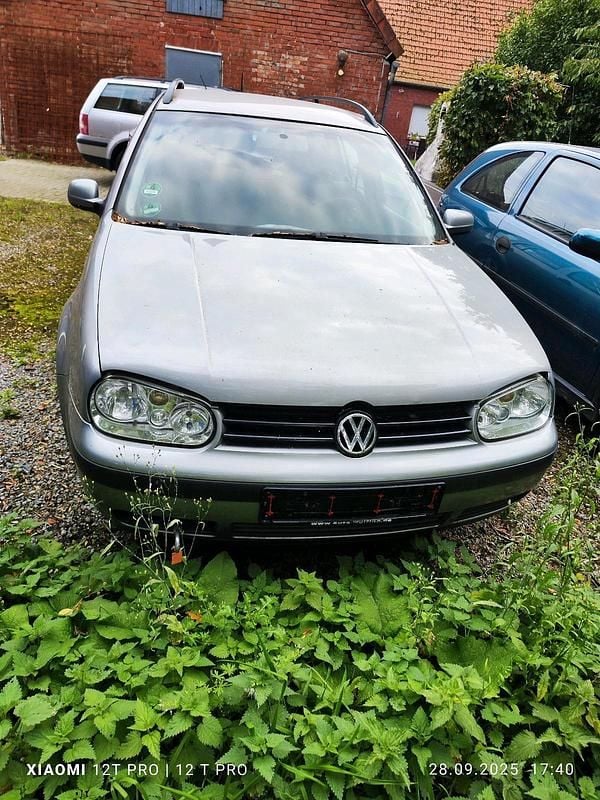 Silber Gebraucht 2004 VW Golf IV Kombi | 650 € (Superpreis) - Bild 1/4