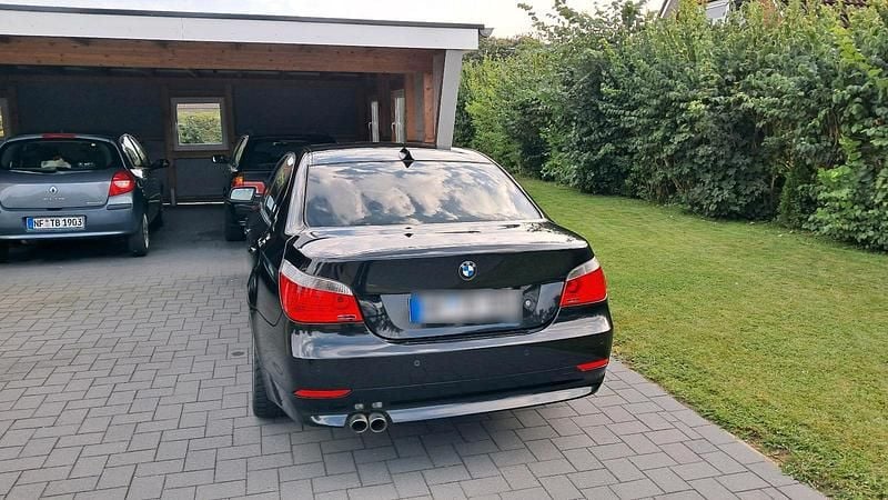 Gebraucht BMW 550 367 PS (269 kW) 2006 Schwarz Limousine