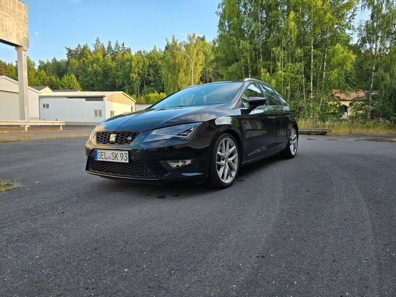 Schwarz Gebraucht 2016 Seat Leon ST FR Kombi | 15.000 € (Fairer Preis) - Bild 1/4