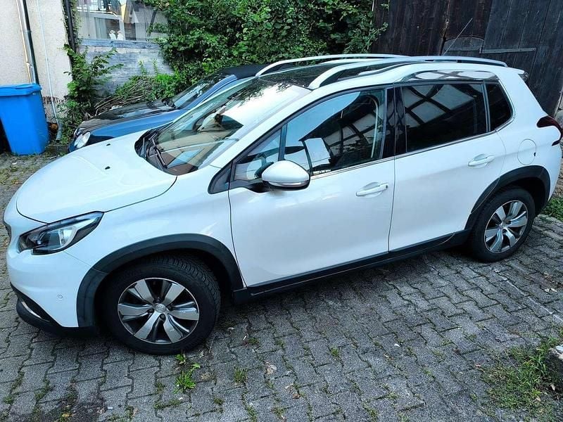 Weiß Gebraucht 2018 Peugeot 2008 SUV | 7.702 € (Superpreis) - Bild 1/4