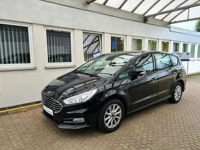 Schwarz (metallic) Gebraucht 2021 Ford S-MAX Trend Van / Kleinbus | 25.990 € (Guter Preis) - Bild 1/2
