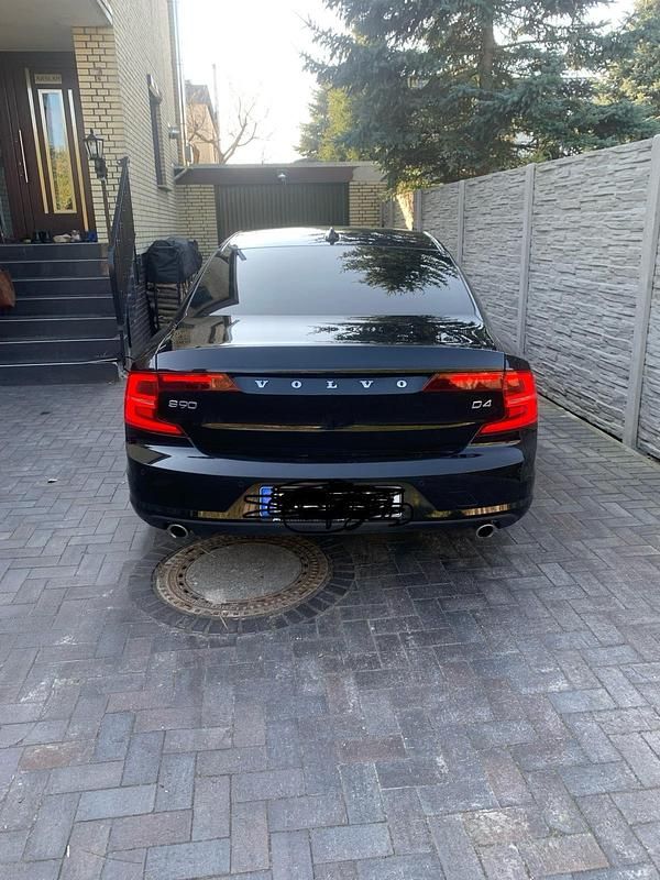 Second-hand Volvo S90 190 CP (139 kW) 2018 Negru Berlinǎ
