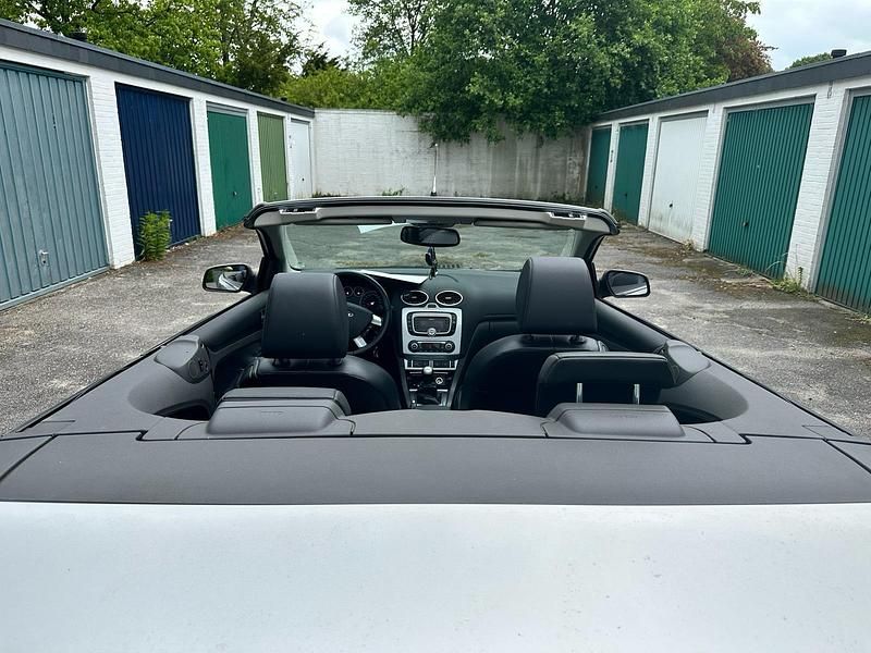 Gebraucht Ford Focus Cabriolet 145 PS (106 kW) 2008 Silber Cabrio