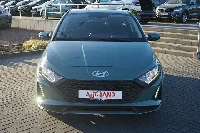 Neu Hyundai i20 79 PS (58 kW) 2025 Grün Kleinwagen