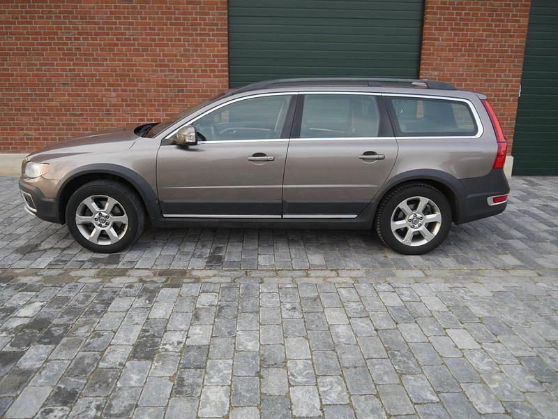 Gebraucht Volvo XC70 Momentum 185 PS (136 kW) 2008 Grau Kombi