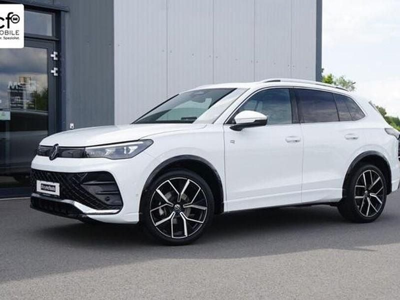 Gebraucht VW Tiguan R-line 150 PS (110 kW) 2024 Weiß SUV