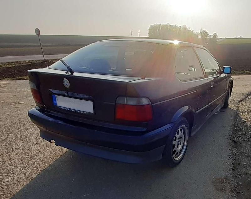 Gebraucht BMW 316 105 PS (77 kW) 1999 Blau Limousine