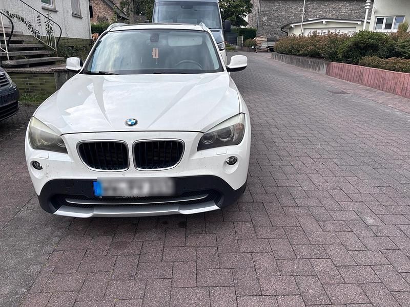 Weiß Gebraucht 2012 BMW X1 SUV | 6.400 € (Superpreis) - Bild 1/4