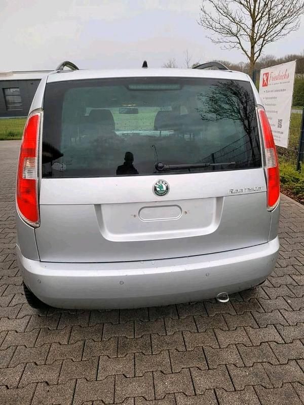 Gebraucht Skoda Roomster 85 PS (62 kW) 2011 Silber Van / Kleinbus