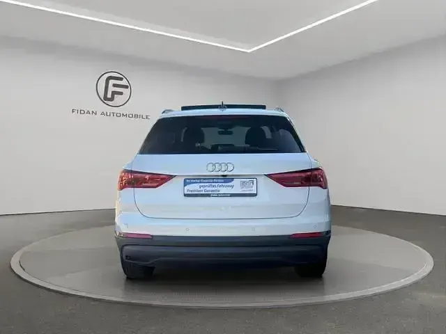 Gebraucht Audi Q3 Ambiente 150 PS (110 kW) 2023 Weiß SUV