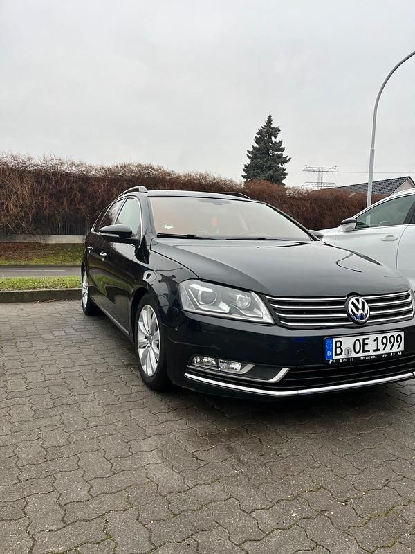Gebraucht VW Passat 145 PS (106 kW) 2013 Schwarz Kombi