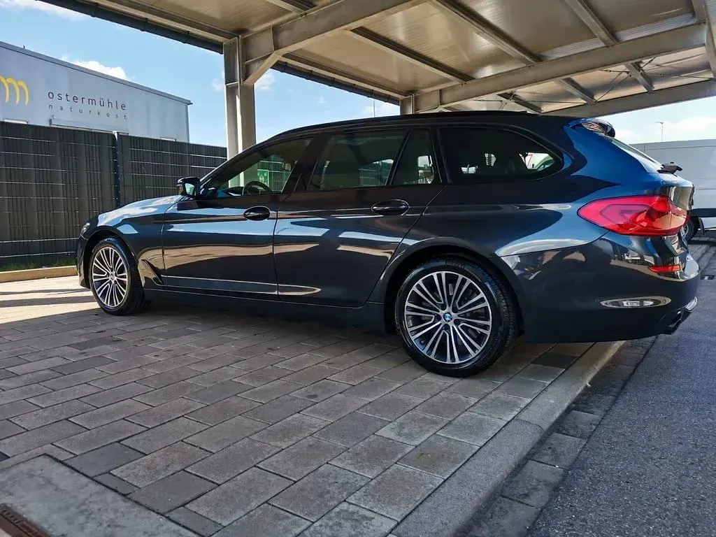 Gebraucht BMW 530 Sport Line 265 PS (194 kW) 2019 Grau Limousine