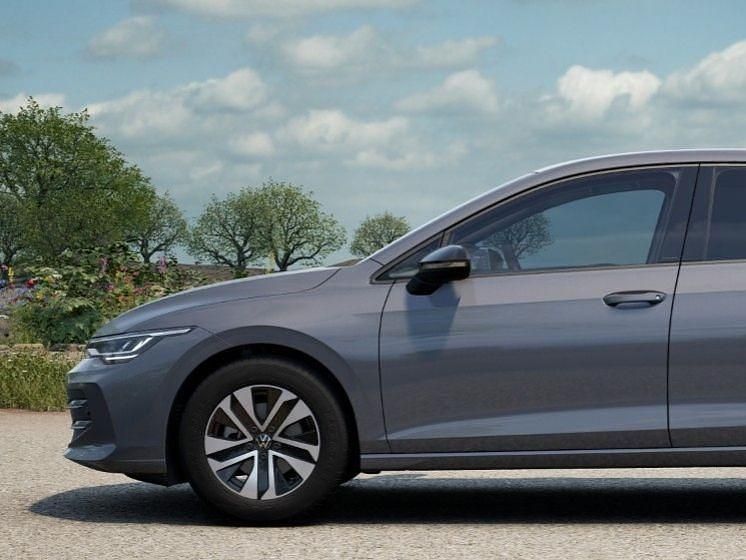 Neu VW Golf VIII 150 PS (110 kW) 2026 Grau Limousine