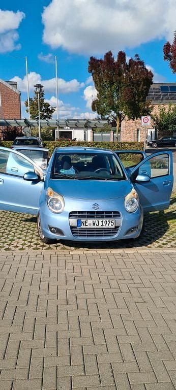 Blau Gebraucht 2012 Suzuki Alto Club Kleinwagen | 3.400 € (Fairer Preis) - Bild 1/4