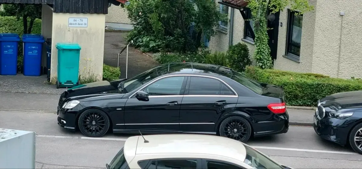 Gebraucht Mercedes E300 AMG 204 PS (150 kW) 2010 Schwarz Limousine