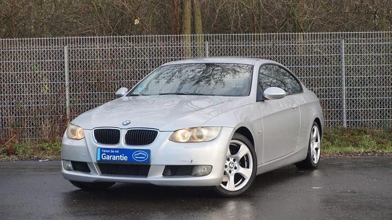Gebraucht BMW 320 Sport Line 177 PS (130 kW) 2007 Silber Coupé