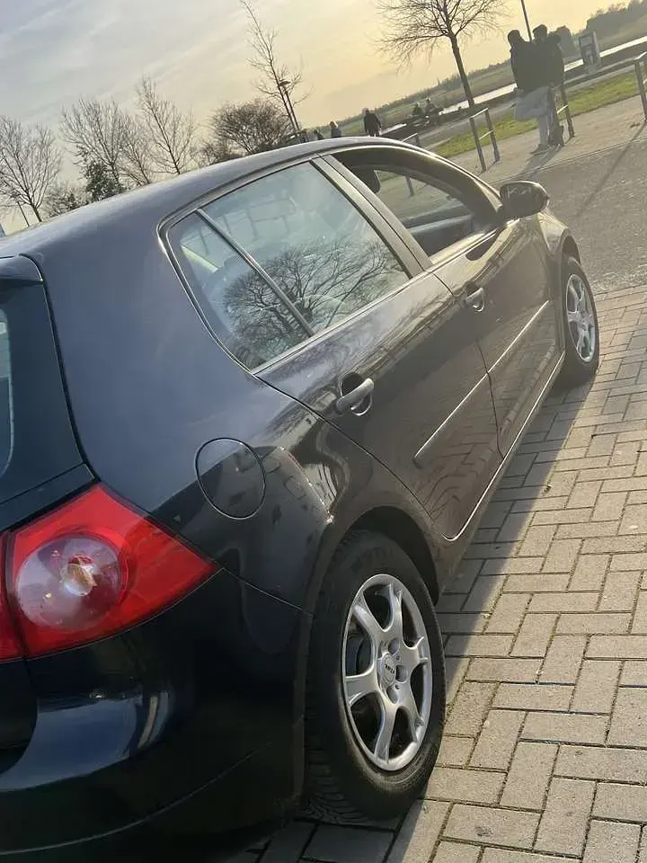 Gebraucht VW Golf IV Comfortline 75 PS (55 kW) 2005 Schwarz Limousine